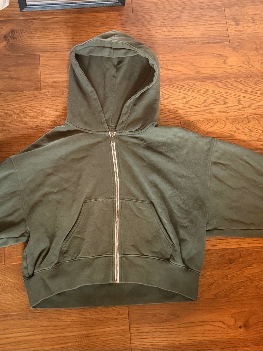 American Eagle Outfitters Olive Green Semi-Cropped Hoodie